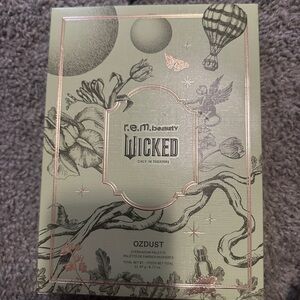 r.e.m. beauty Wicked Eyeshadow Palette